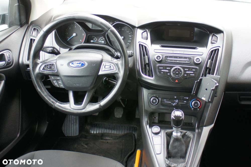 Ford Focus 1.5 TDCi DPF Start-Stopp-System Ambiente - 26