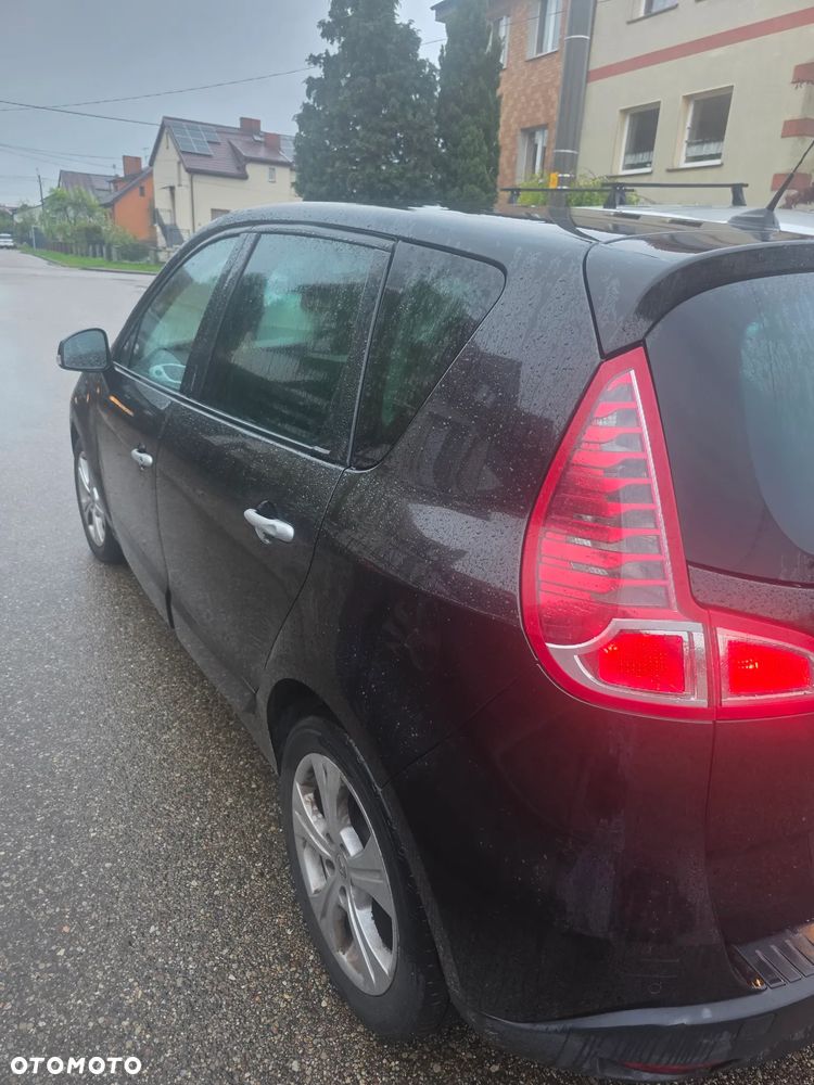 Renault Scenic 1.6 16V 110 TomTom Edition - 4