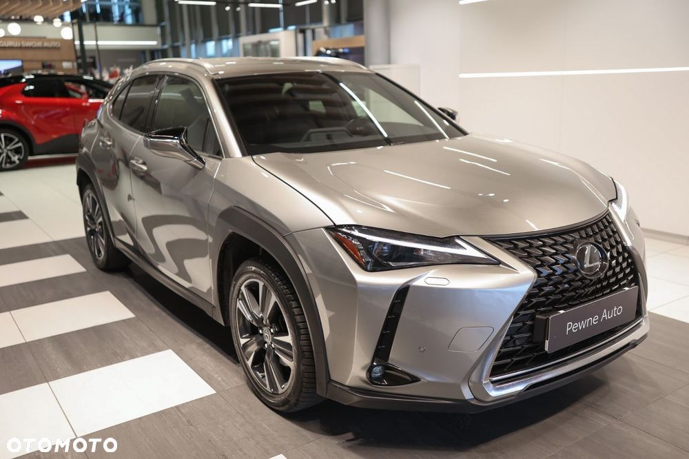 Lexus UX - 4