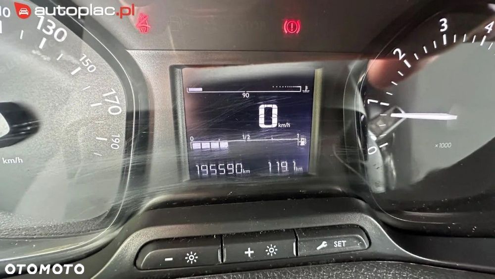 Peugeot Traveller 2019