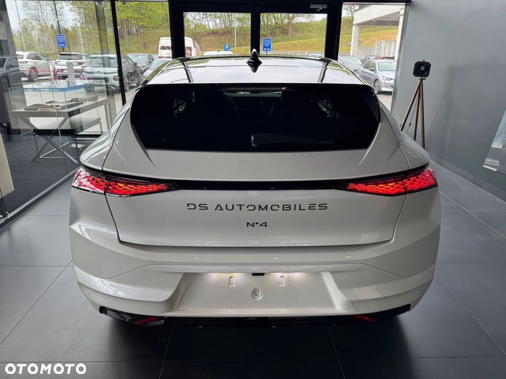 DS Automobiles N°4 1.2 mHEV Pallas eDCS6 - 10