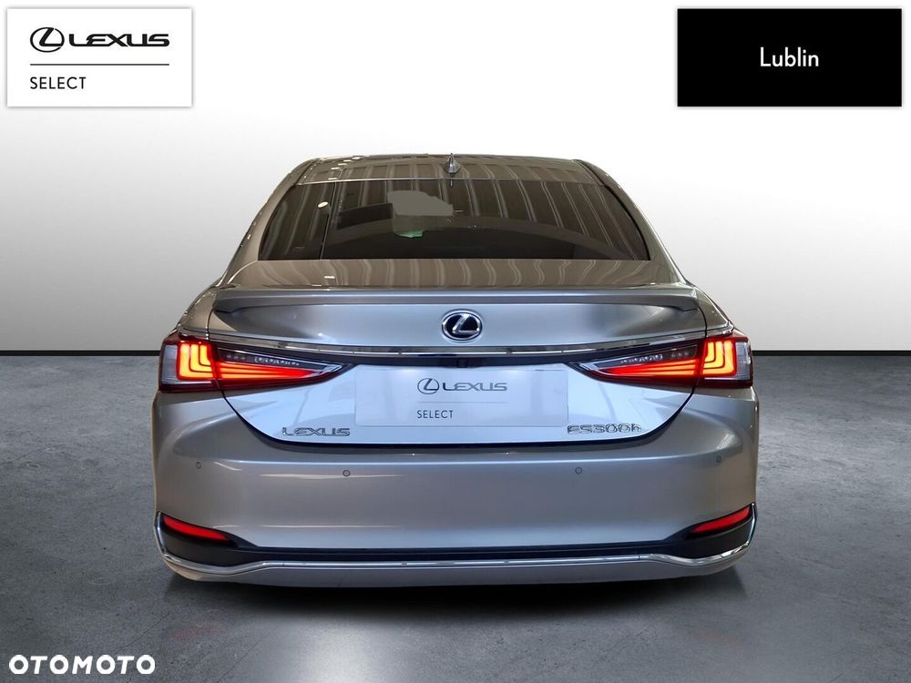 Lexus ES 300h Business Edition - 4