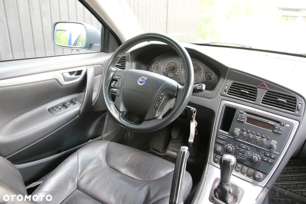 Volvo XC 70 2.4D5 AWD Ocean Race - 11