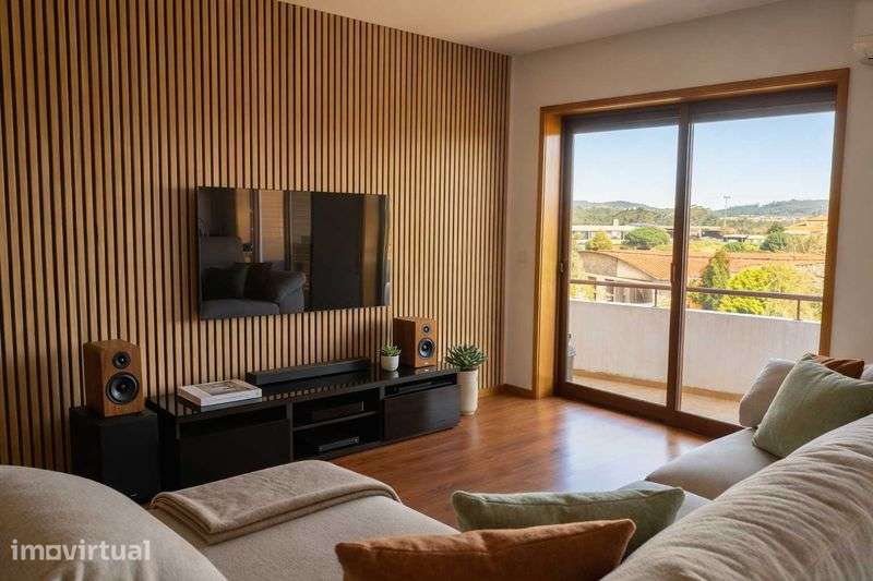 T3 Duplex com 2 varandas, suite, lugar de garagem e arrecadação - Grande imagem: 2/11