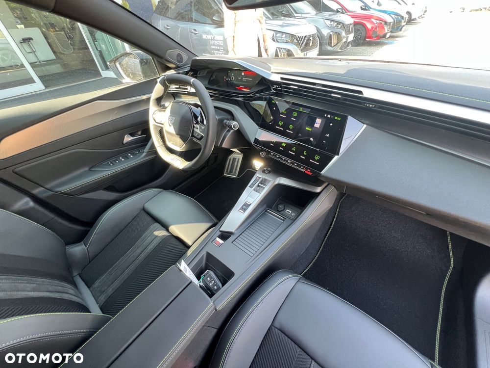 Peugeot 308 1.2 mHEV GT S&S e-DCS6 - 18
