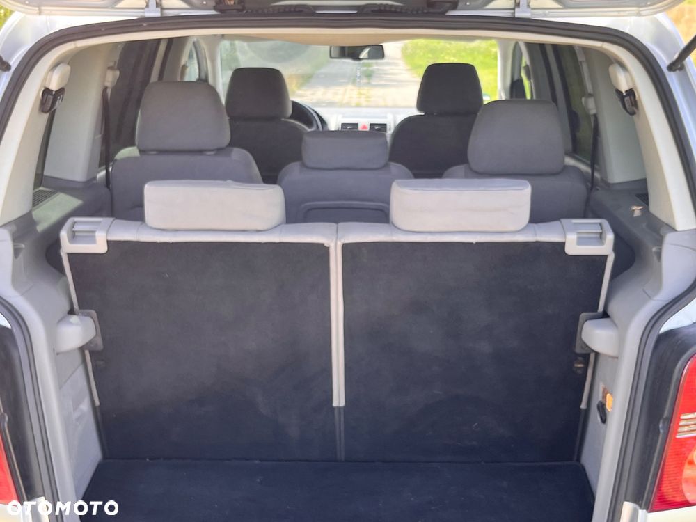 Volkswagen Touran 1.9 TDI DPF DSG Highline - 29