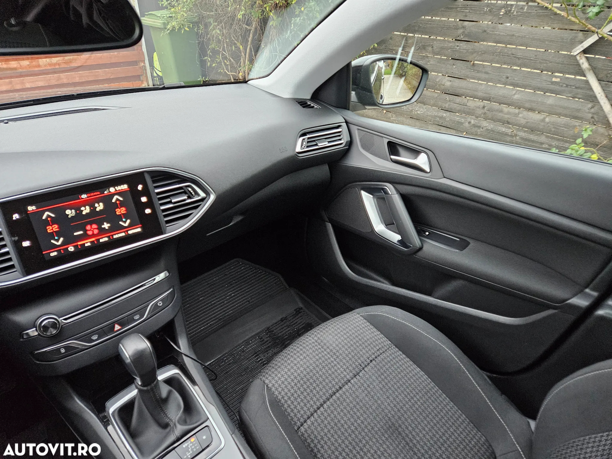 Peugeot 308 SW BlueHDi 120 EAT6 Stop & Start Active - 8