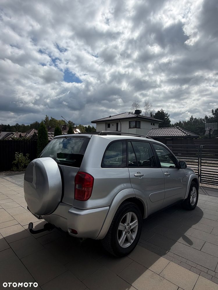 Toyota RAV4 2.0 VVT-i 4x4 - 5