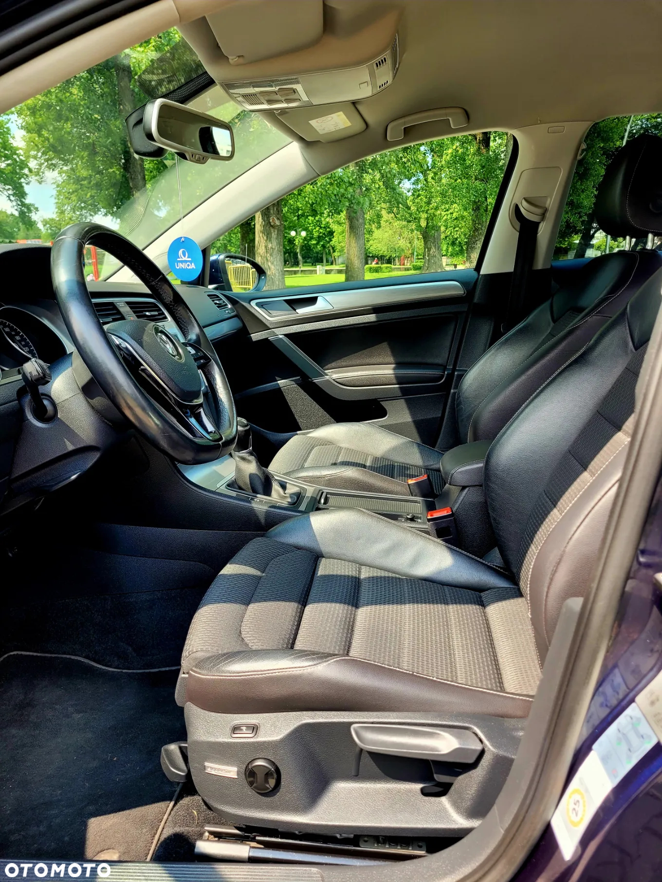 Volkswagen Golf 2.0 BlueTDI Highline - 33