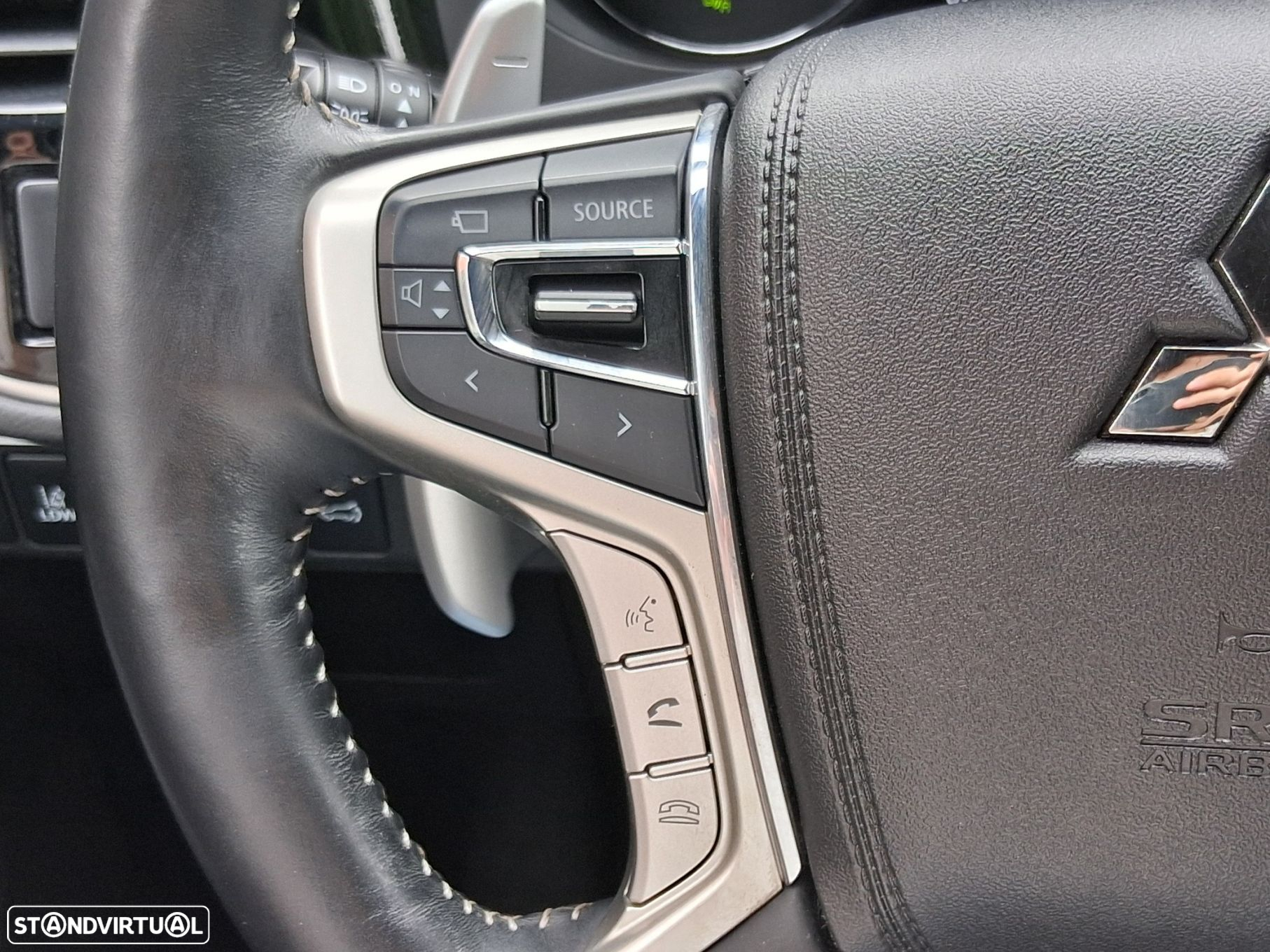 Mitsubishi Outlander 2.4 PHEV Intense - 37