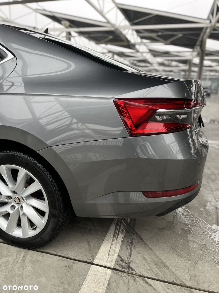 Skoda Superb 2.0 TDI SCR Ambition DSG - 13