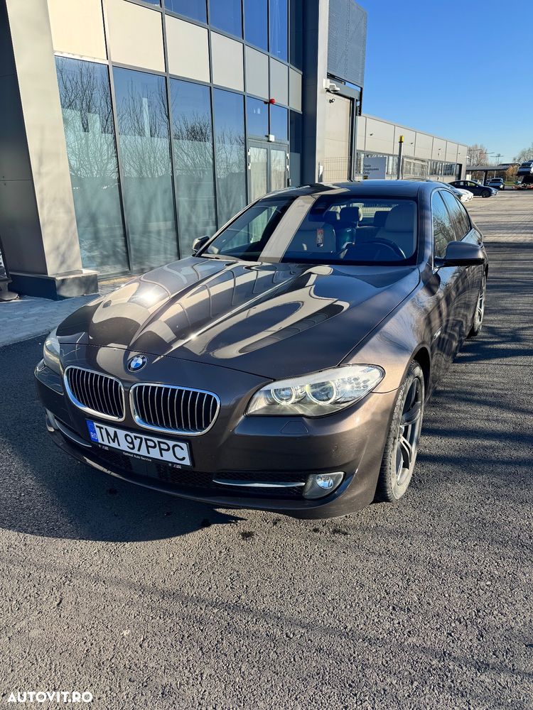 BMW Seria 5 525d xDrive - 9