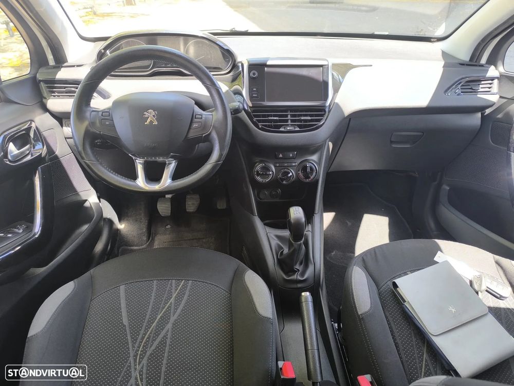 Peugeot 208 1.6 BlueHDi Style - 12
