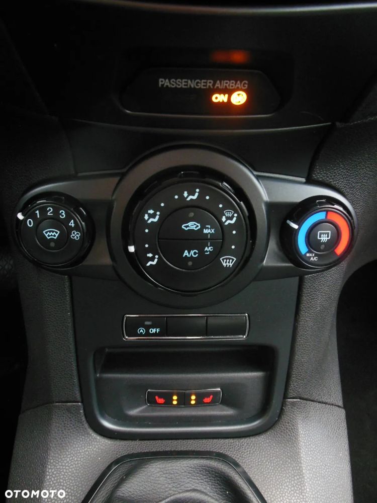 Ford Fiesta 1.0 EcoBoost Titanium - 16