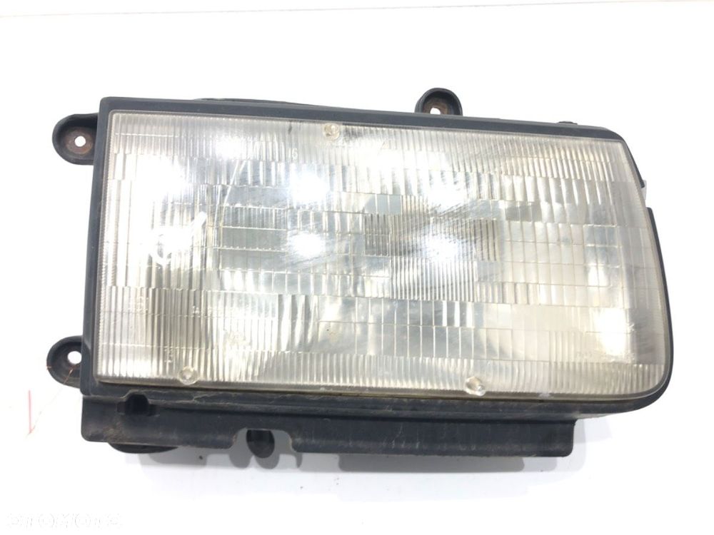 REFLEKTOR PRAWY PRZÓD  ISUZU RODEO samochód terenowy zamknięty 1997 - 2004 3.2 V6 151 kW [205 KM] - 1