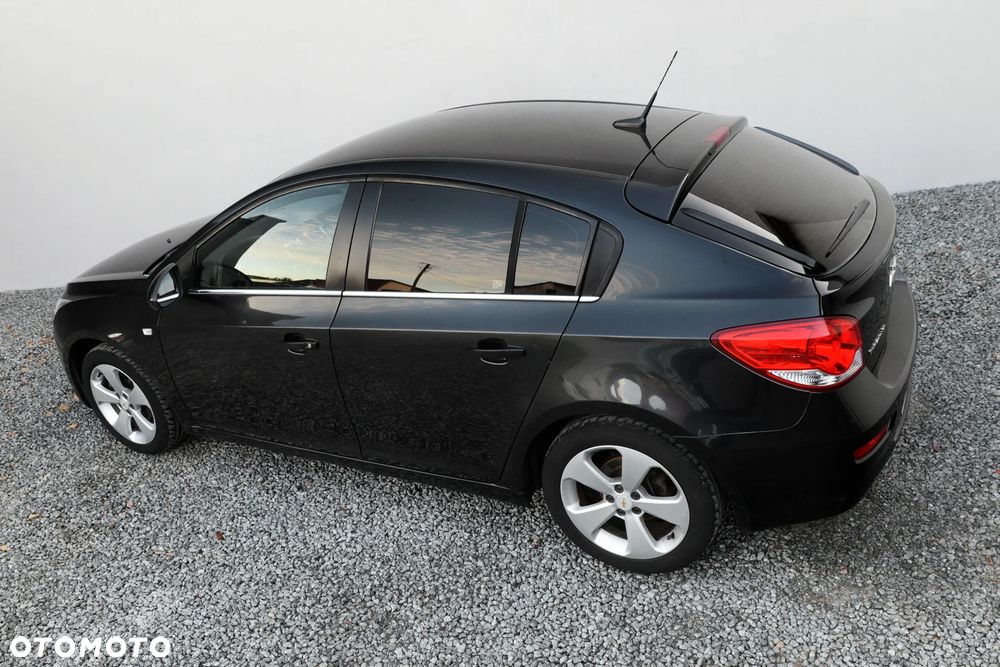 Chevrolet Cruze 1.8 LT - 17