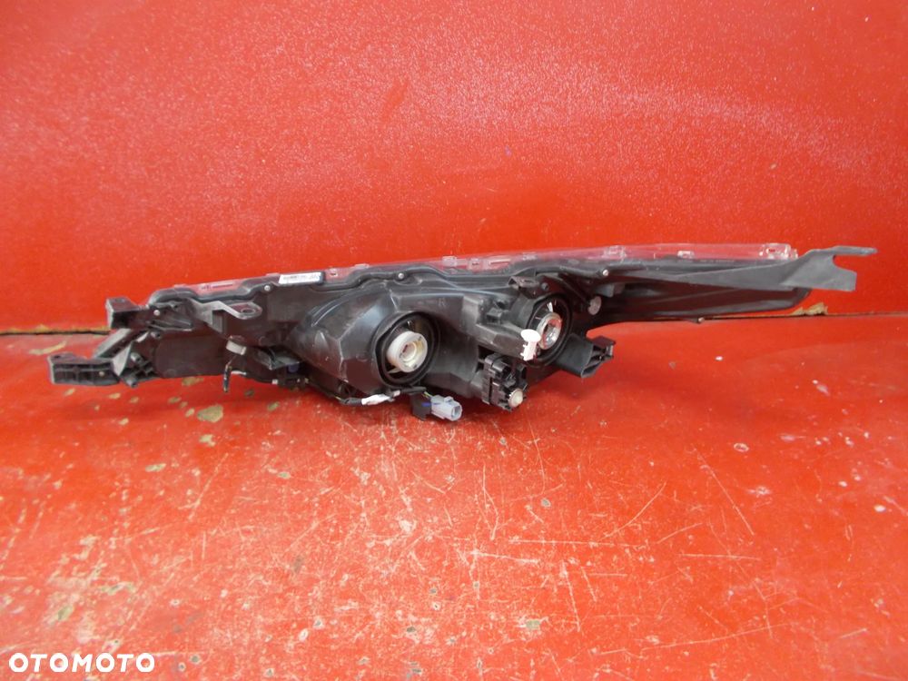 TOYOTA COROLLA E16 LIFT 81110-02L50-00 LAMPA PRAWA PRZÓD PRZEDNIA - 2