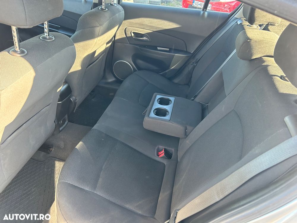 Chevrolet Cruze - 14