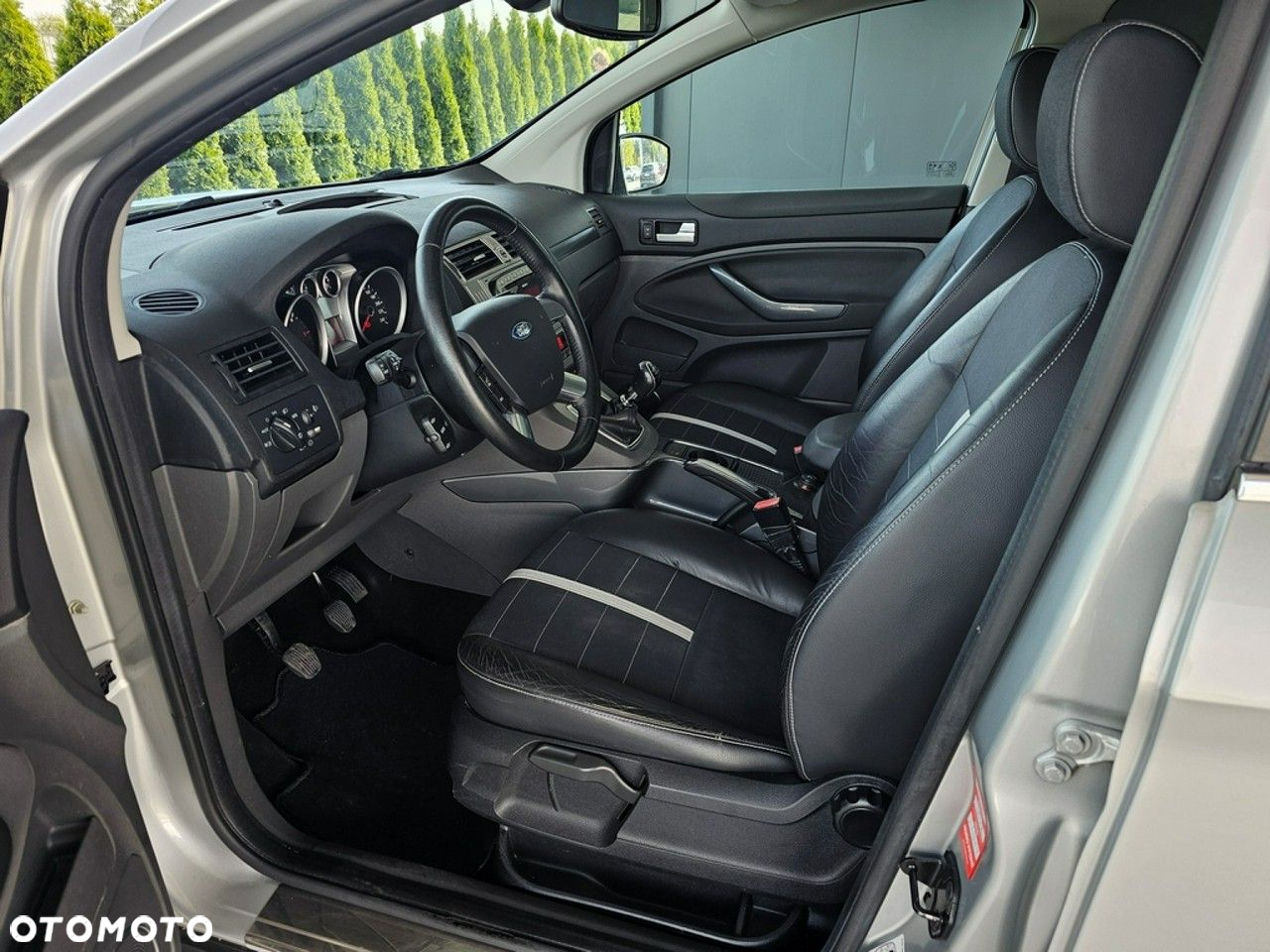 Ford Kuga - 11