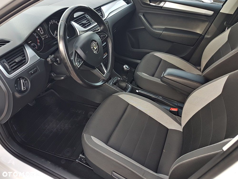 Skoda RAPID 1.6 TDI DPF Ambition - 14