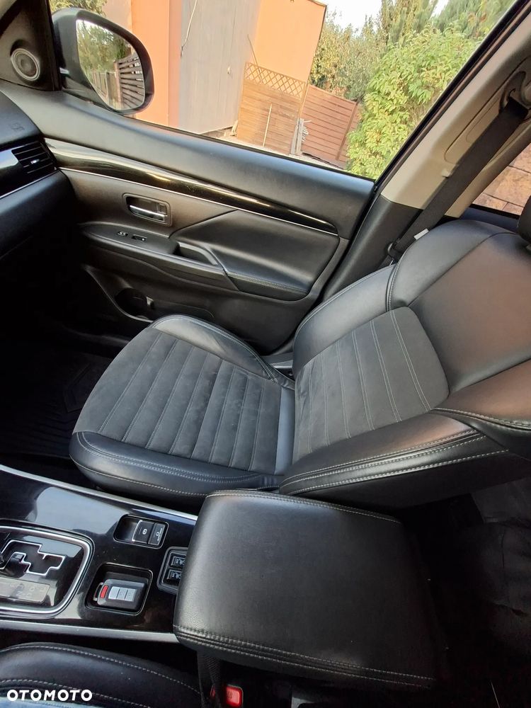 Mitsubishi Outlander - 3