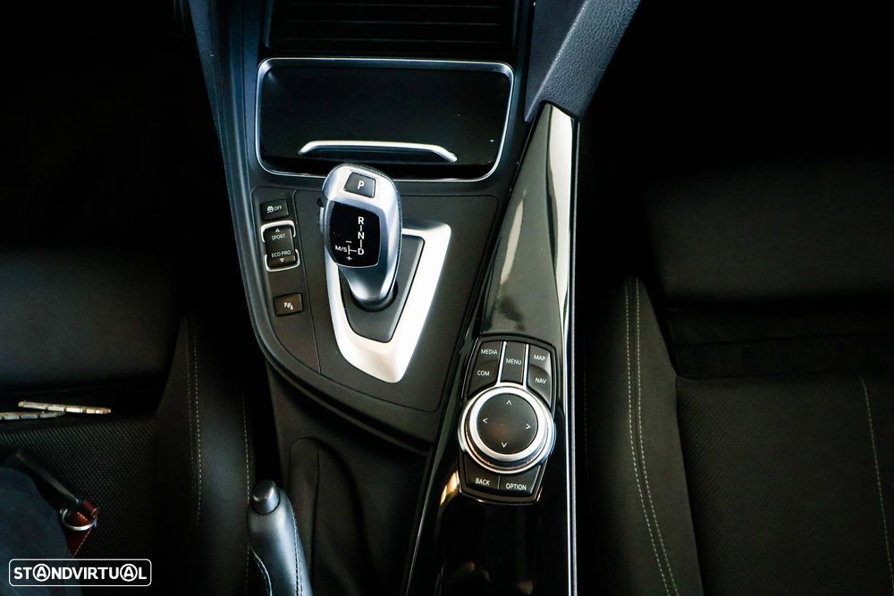 BMW 318 d Line Sport Auto - 17