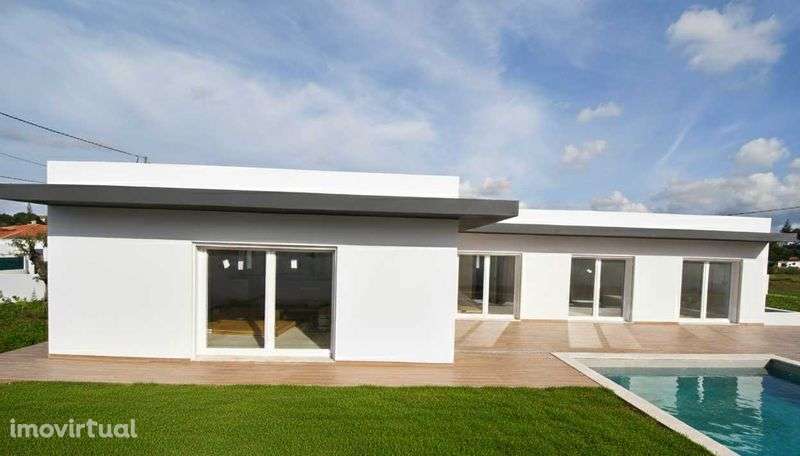 Moradia isolada com pisicna - Grande imagem: 2/12