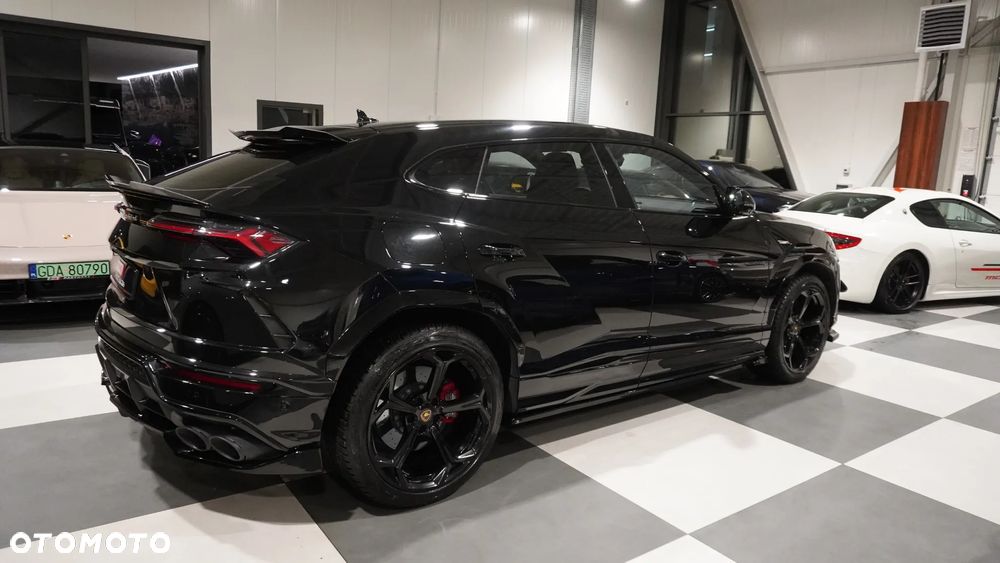 Lamborghini Urus - 15