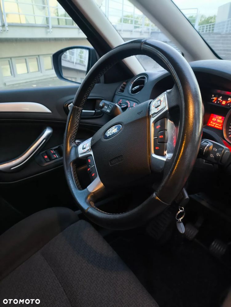 Ford S-Max 2.0 TDCi DPF Titanium - 25