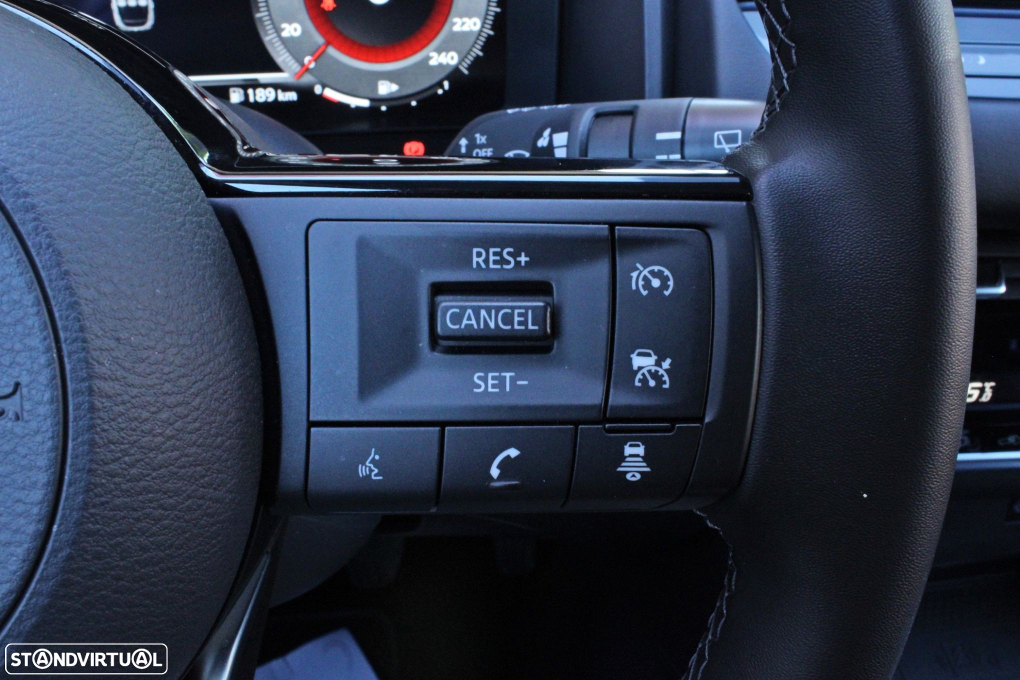 Nissan Qashqai 1.3 DIG-T N-Connecta - 10