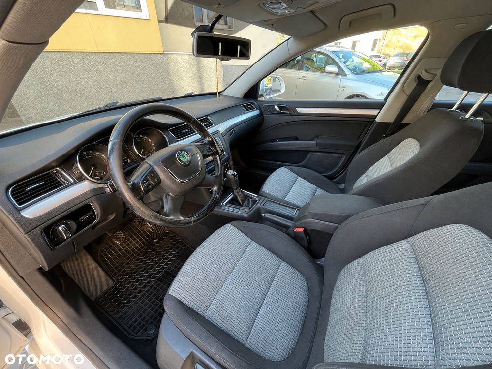 Skoda Superb 2.0 TDI Elegance - 9
