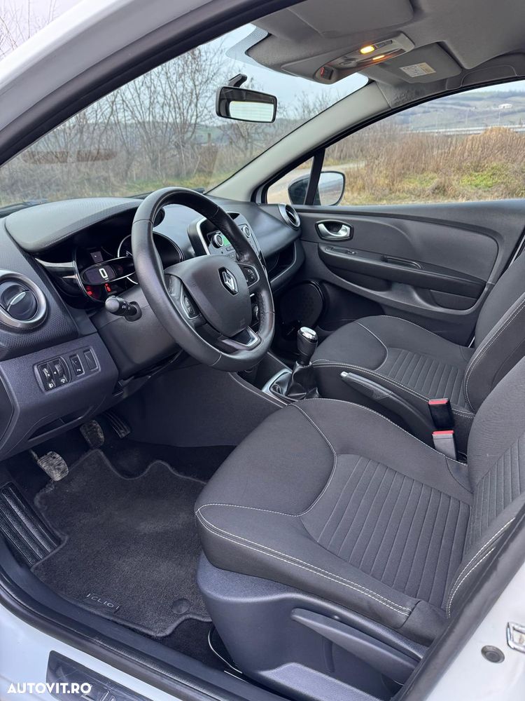 Renault Clio 1.2 16V 75 Limited - 10
