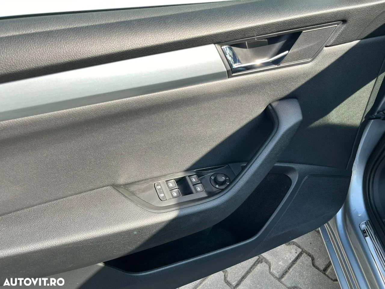 Skoda Superb 2.0 TDI DSG Ambition - 9