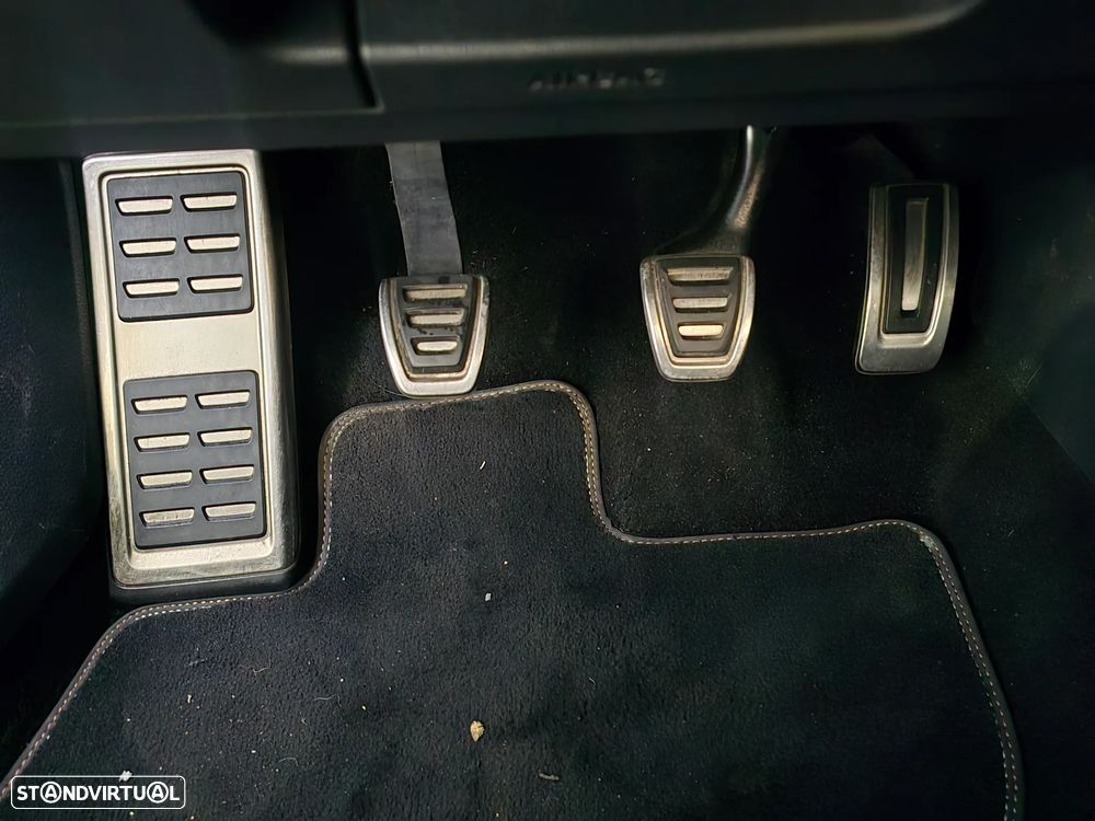 VW Golf 1.6 TDi GPS Edition - 24