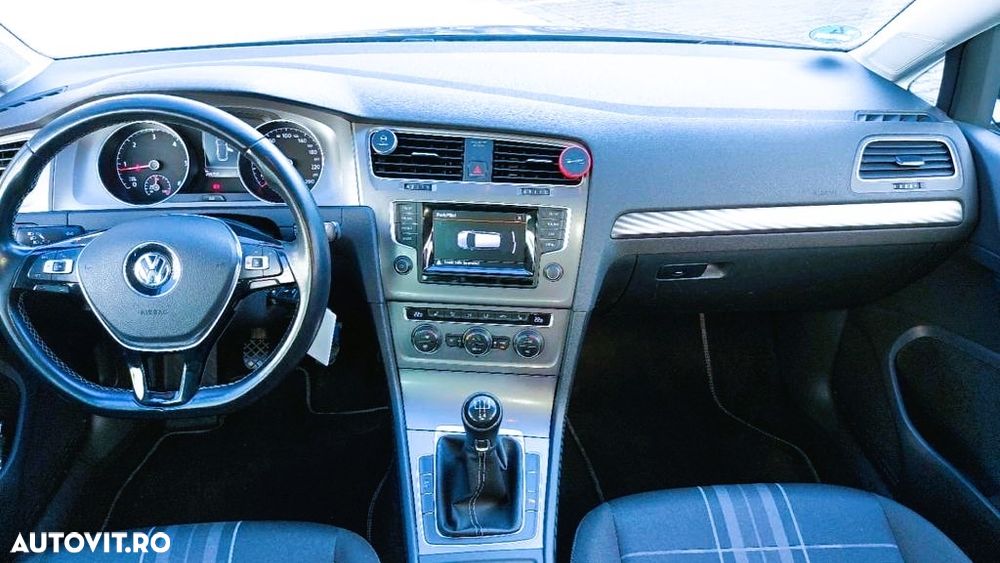 Volkswagen Golf 1.6 TDI BlueMotion Technology Comfortline - 8