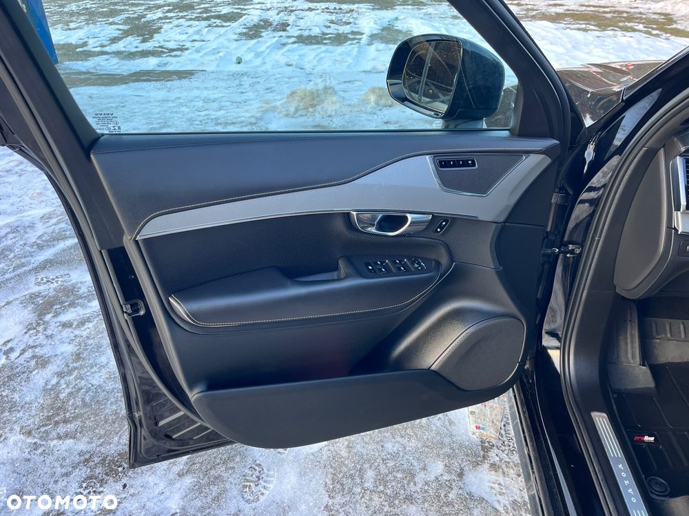 Volvo XC 90 B5 D AWD Ultimate Dark - 27