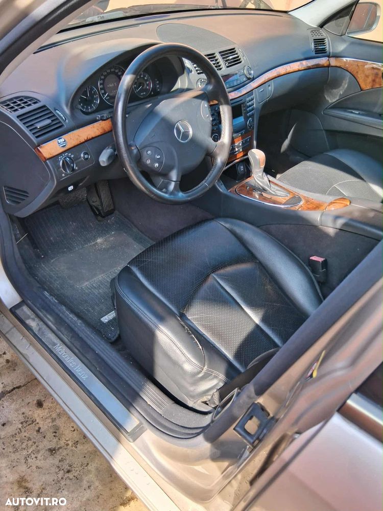 Mercedes-Benz E 240 4Matic Classic - 6
