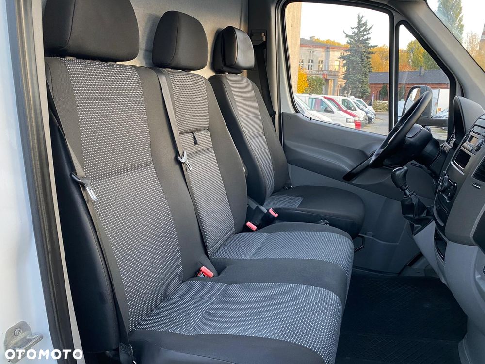 Mercedes-Benz Sprinter - 22