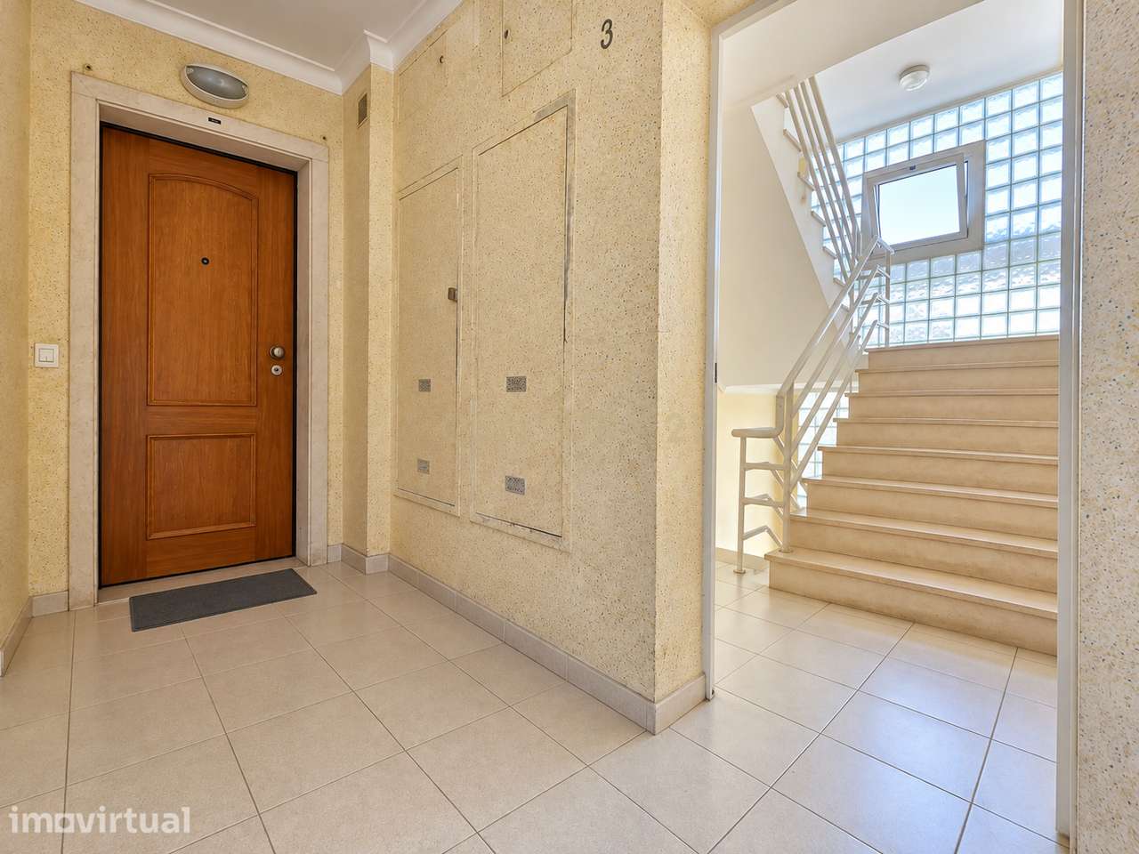 Apartamento T3 Com excelente luminosidade e espaços versáteis - Grande imagem: 4/60
