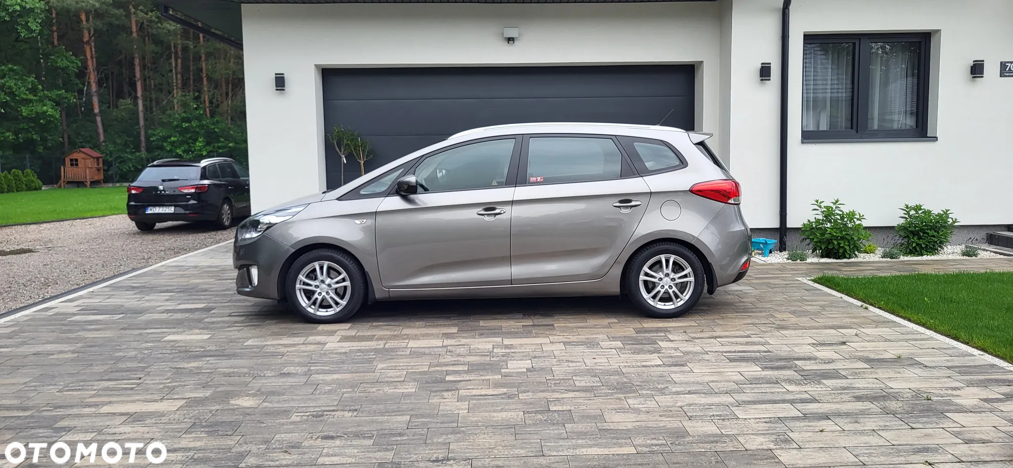 Kia Carens 1.6 GDI L - 17
