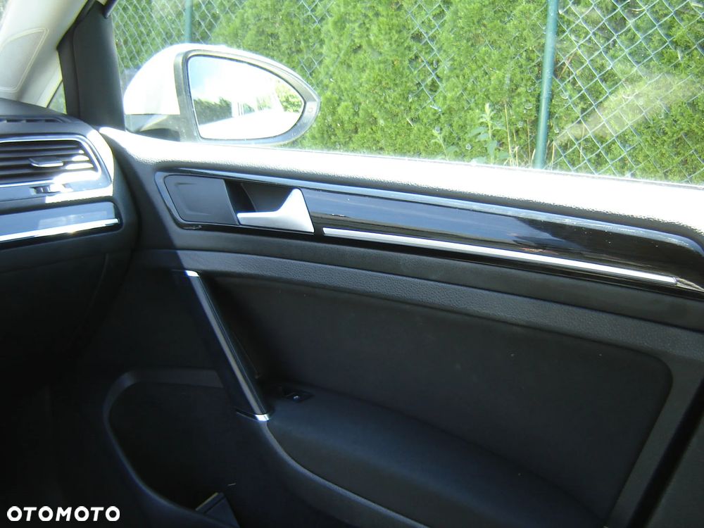 Volkswagen Golf - 8