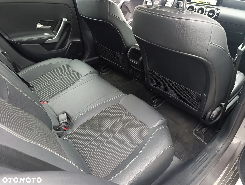 Mercedes-Benz Klasa A 160 Edycja specialna - 15