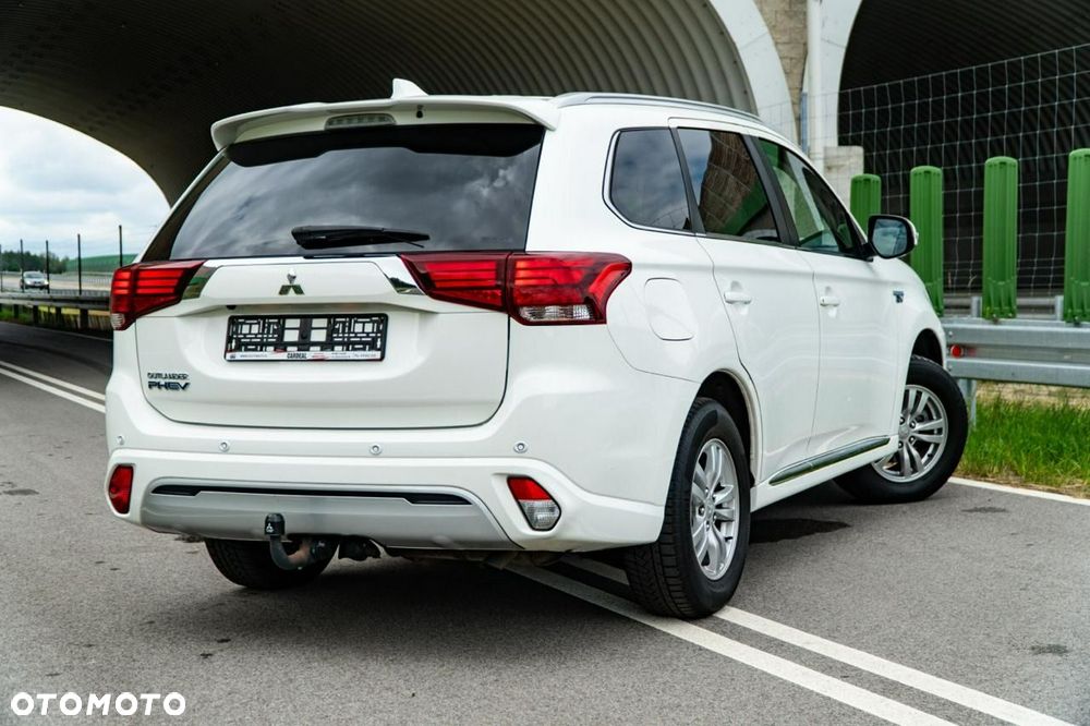 Mitsubishi Outlander 2.4 4WD Plus - 5