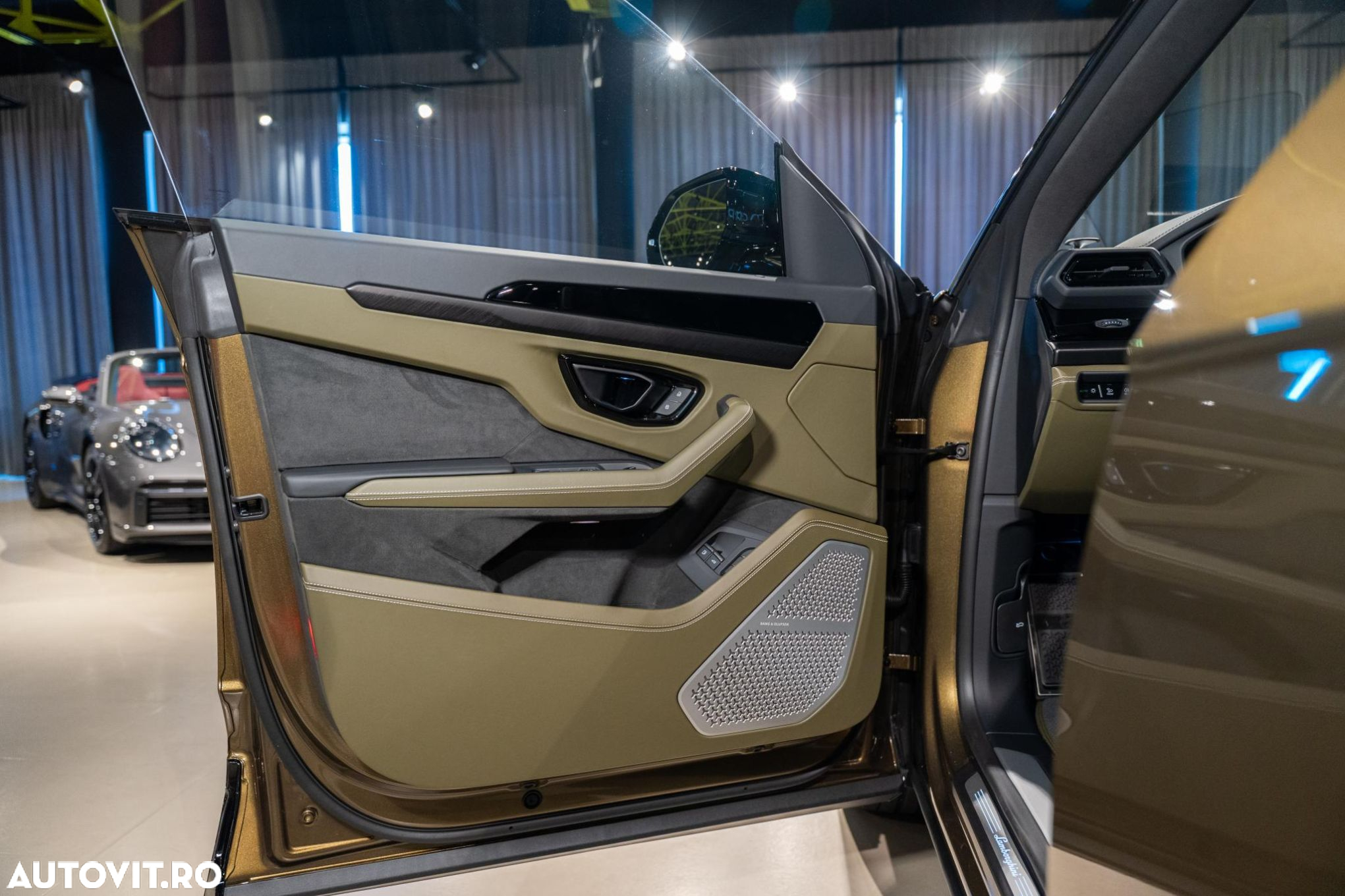 Lamborghini URUS - 14