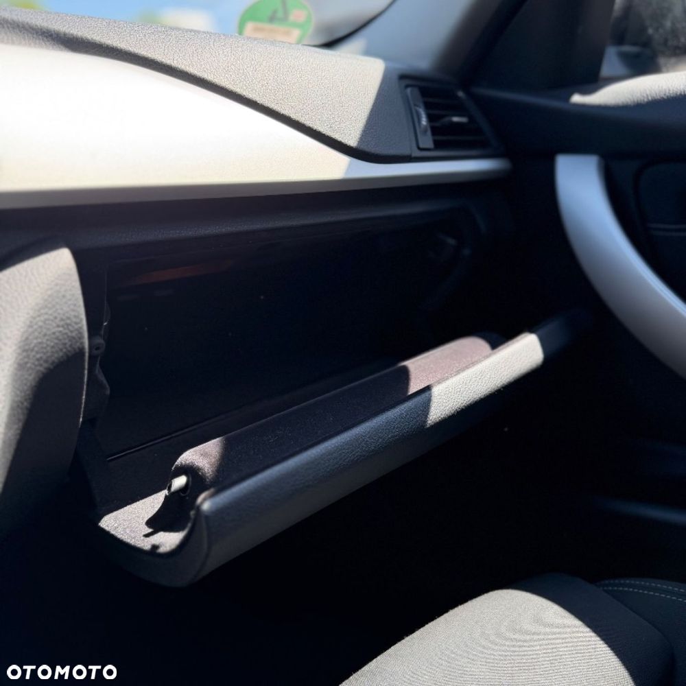 BMW Seria 3 - 34
