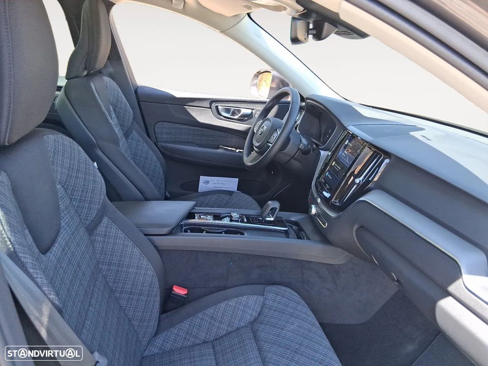 Volvo XC 60 2.0 T6 PHEV Core AWD - 14