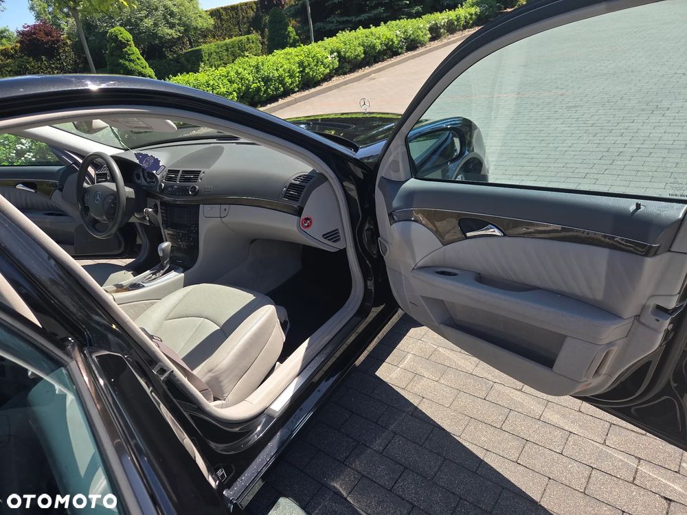 Mercedes-Benz Klasa E 500 4Matic Automatik Avantgarde - 23