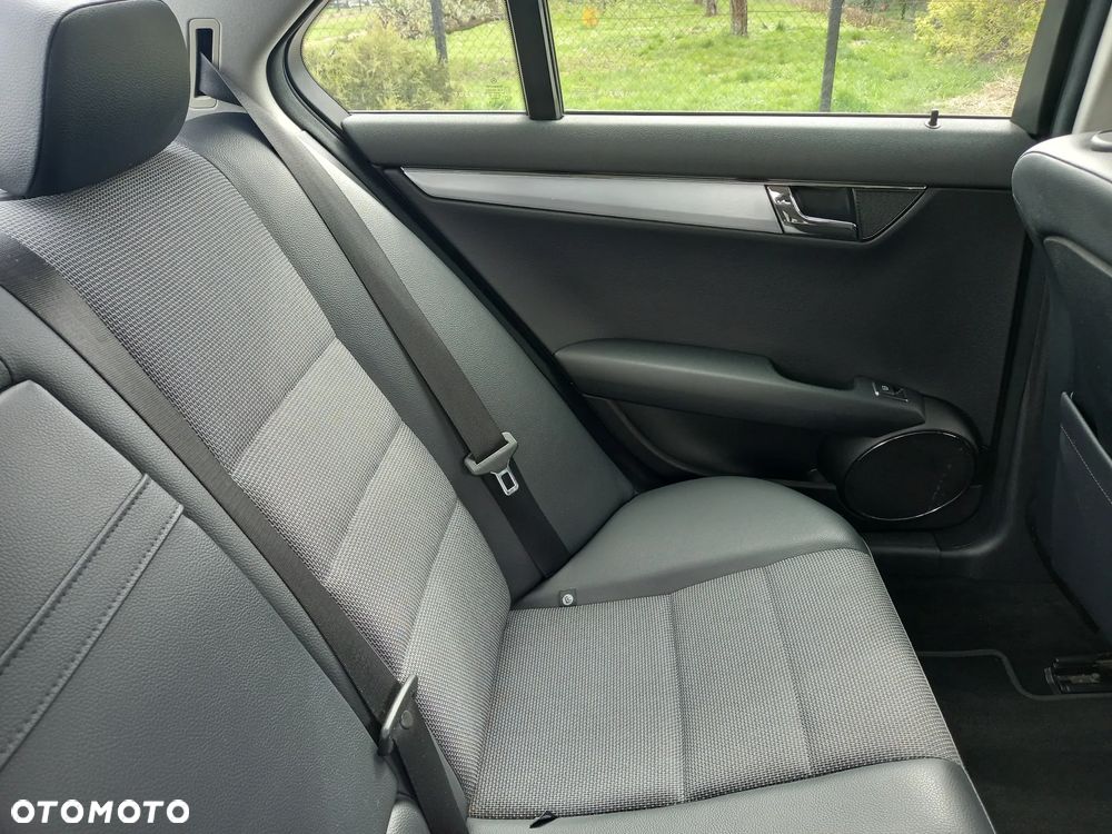 Mercedes-Benz Klasa C 200 CDI Avantgarde - 32
