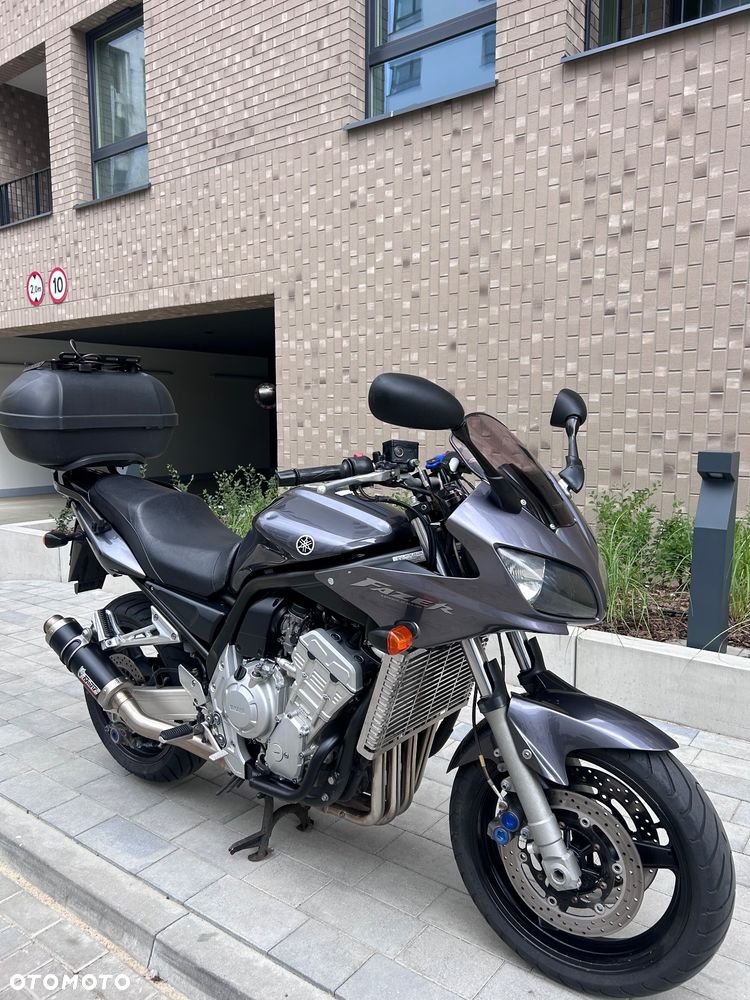 Yamaha FZS - 15