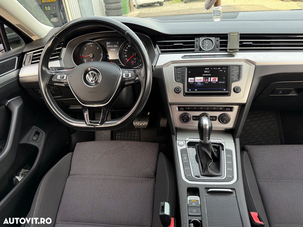 Volkswagen Passat Variant 2.0 TDI DSG Comfortline - 24